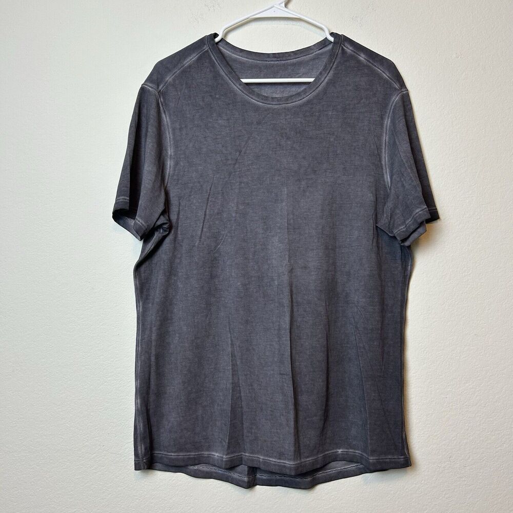 Lululemon T Shirt Men’s Medium Gray Distressed Washed Athleisure Active Casual